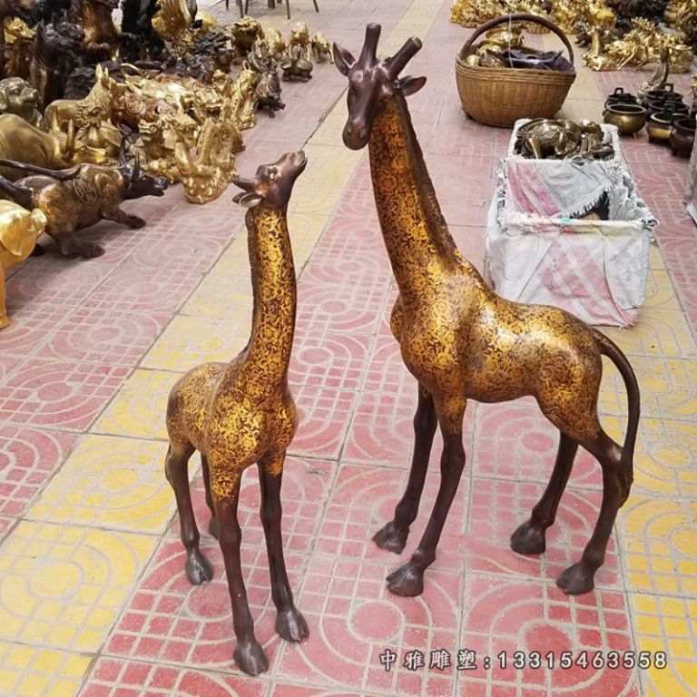 六盘水动物园长颈鹿铜雕