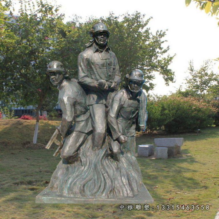 安顺市公园英雄消防人员铜雕