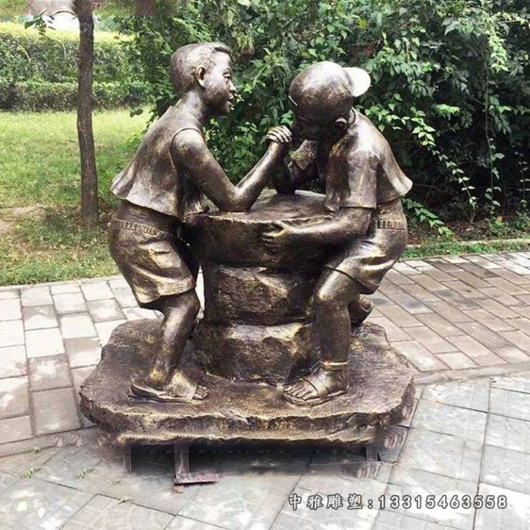 公园扳手腕儿童雕塑 (2)