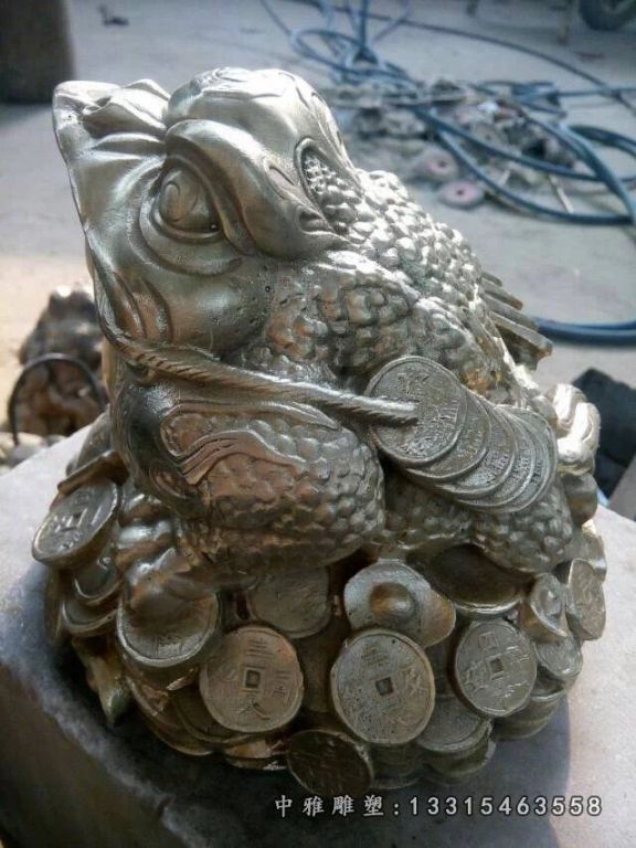 金蟾铜雕，铸铜金蟾雕塑，招财金蟾雕塑