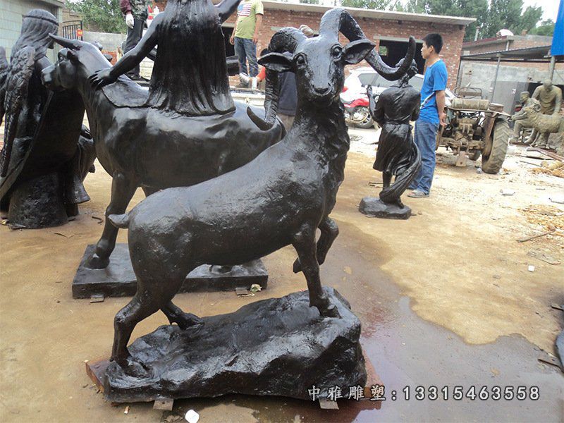 贵阳市广场十二生肖羊铜雕