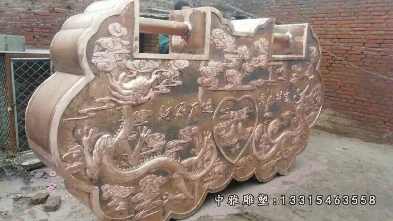 同心锁铜雕，广场同心锁铜雕 (2)