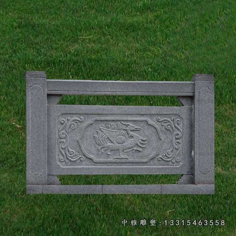 河道两旁栏板石雕