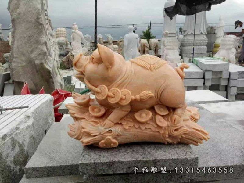晚霞红生肖猪雕塑