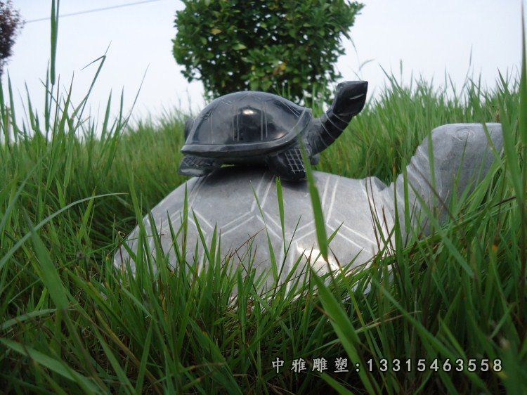 草坪乌龟母子石雕