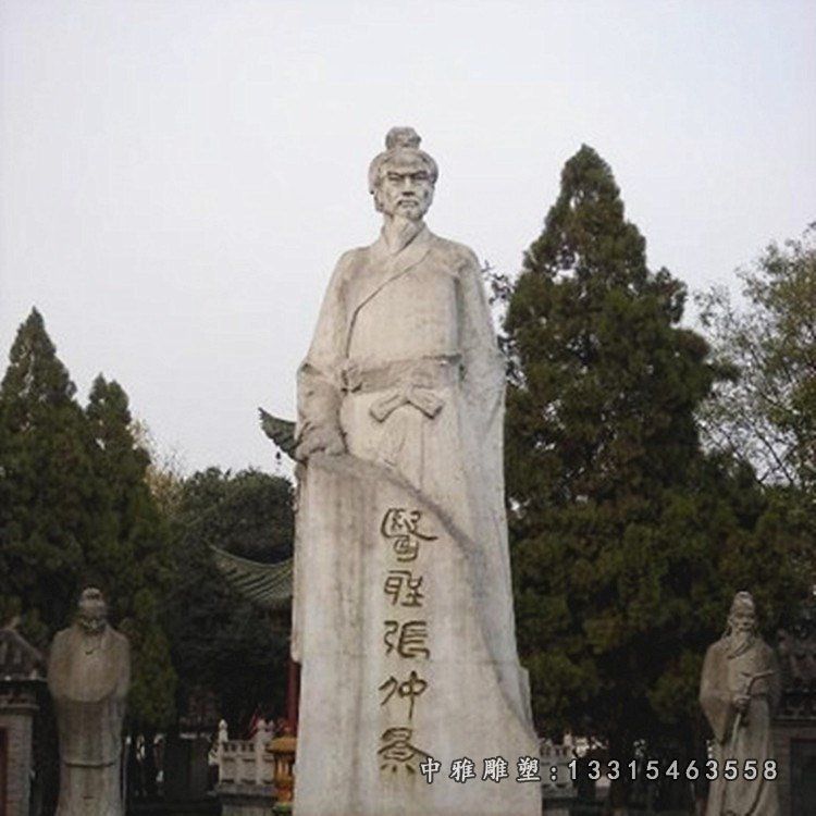广场人物张仲景石雕