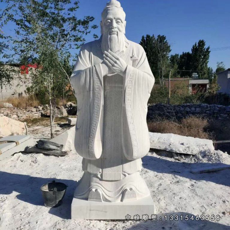 广场人物孔子石雕