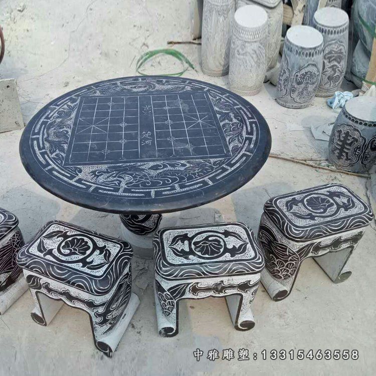 青石棋盘桌凳雕塑