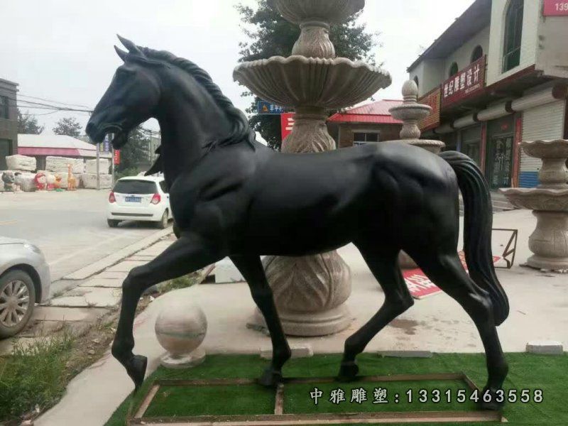 广场骏马铜雕