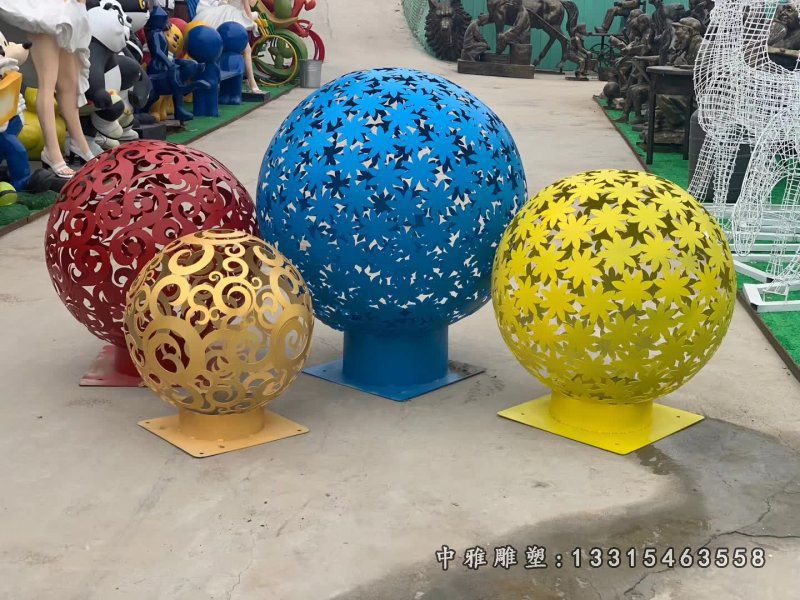 彩绘不锈钢镂空球雕塑