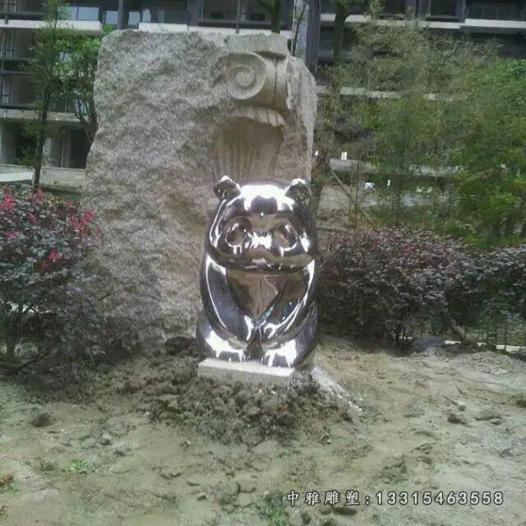 镜面不锈钢熊猫雕塑
